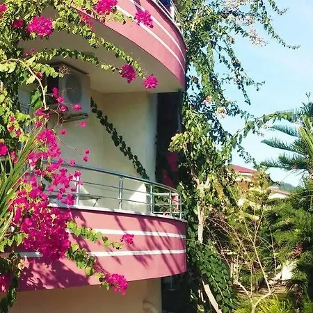 Hotel Sea And Mountain 4*
